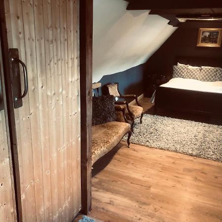 Tudor House - Double Room - Shared Bathroom Goff's Oak Luaran gambar