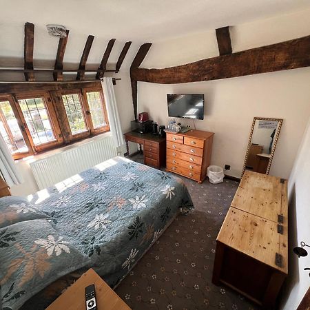 Tudor House - Double Room - Shared Bathroom Goff's Oak Luaran gambar