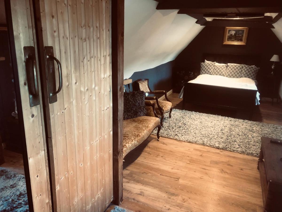 Tudor House - Double Room - Shared Bathroom Goff's Oak Luaran gambar