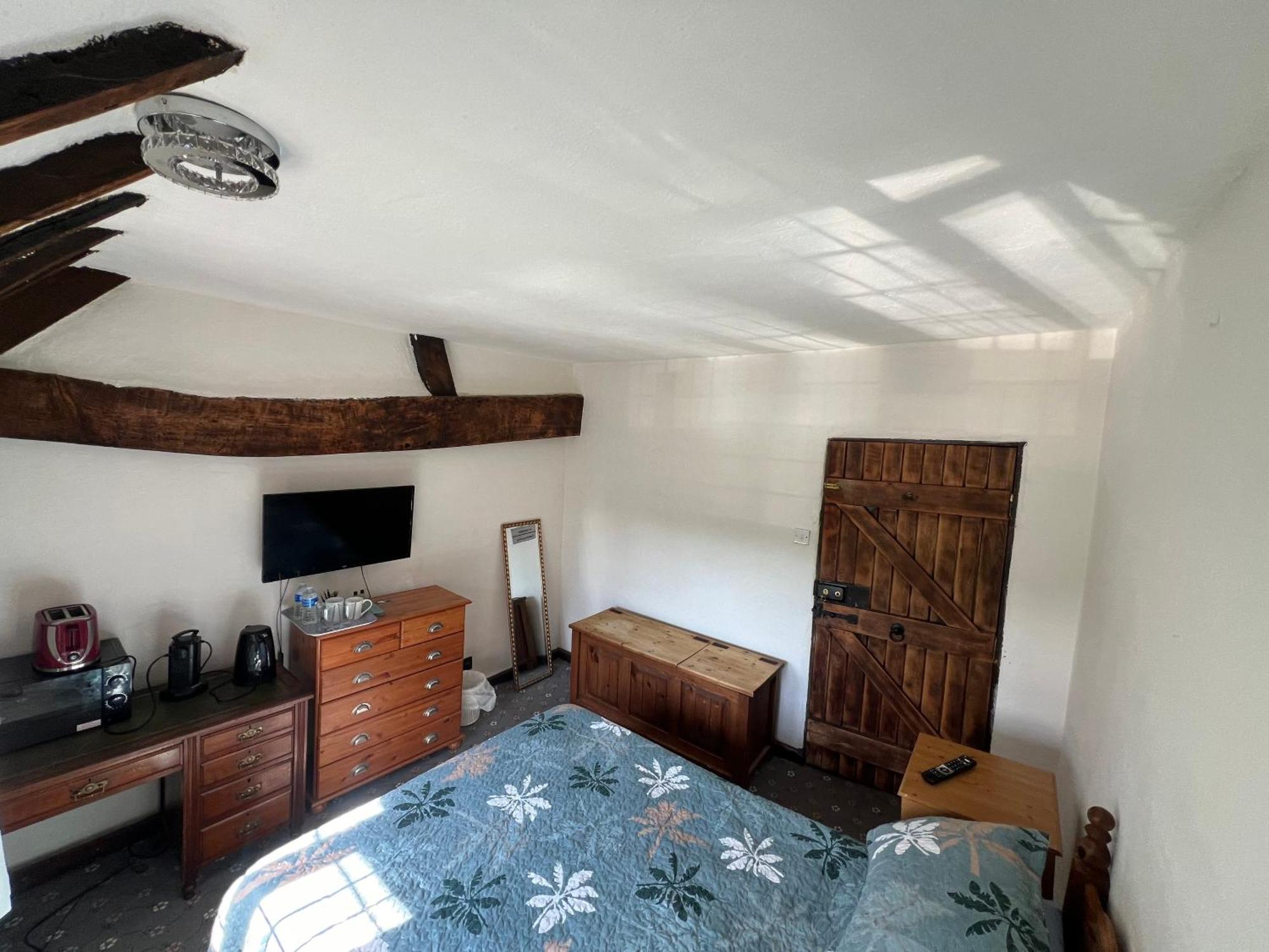 Tudor House - Double Room - Shared Bathroom Goff's Oak Luaran gambar